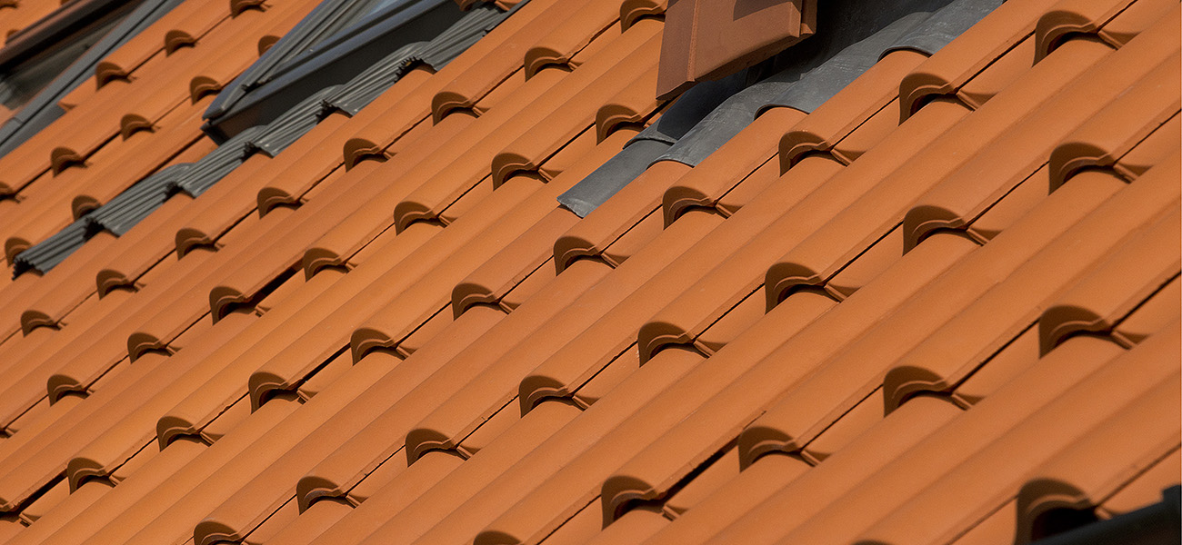 Roof detail showing Marley interlocking single clay pantile